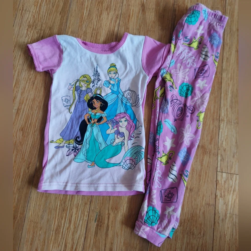 ⭐️5/$30 Disney Princess pajamas,  4T, pink